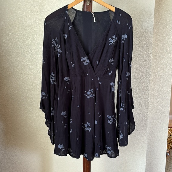 Free People bell sleeve flowy dress - Picture 6 of 7